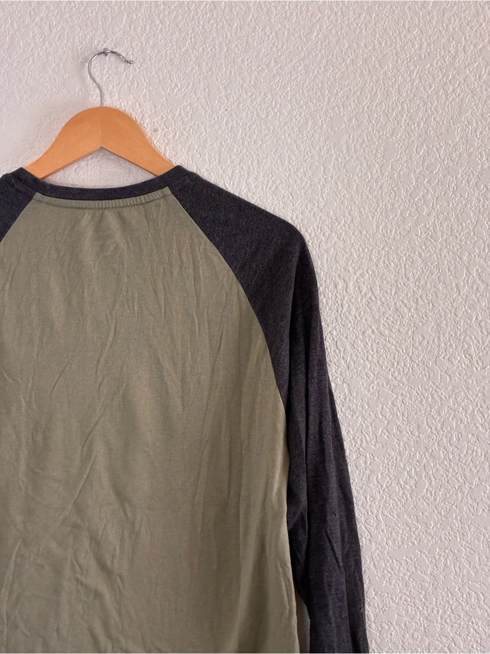 Hurley | Green and gray crew neck cotton blend long sleeve raglan t-shirt small